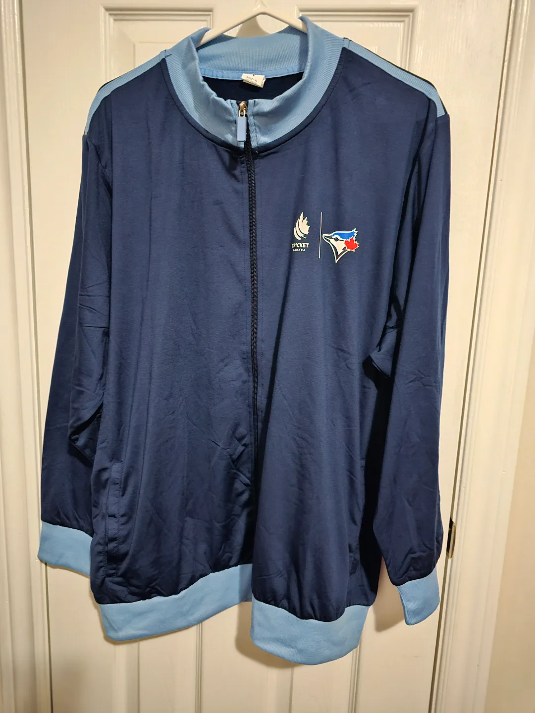 Blue Jays Cricket Warm-up Jacket image indicator(2)