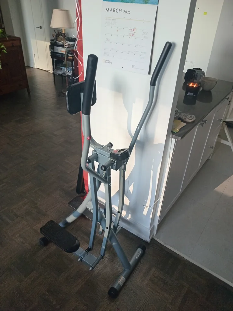 Vertical Climber Exercise Machine image indicator(2)