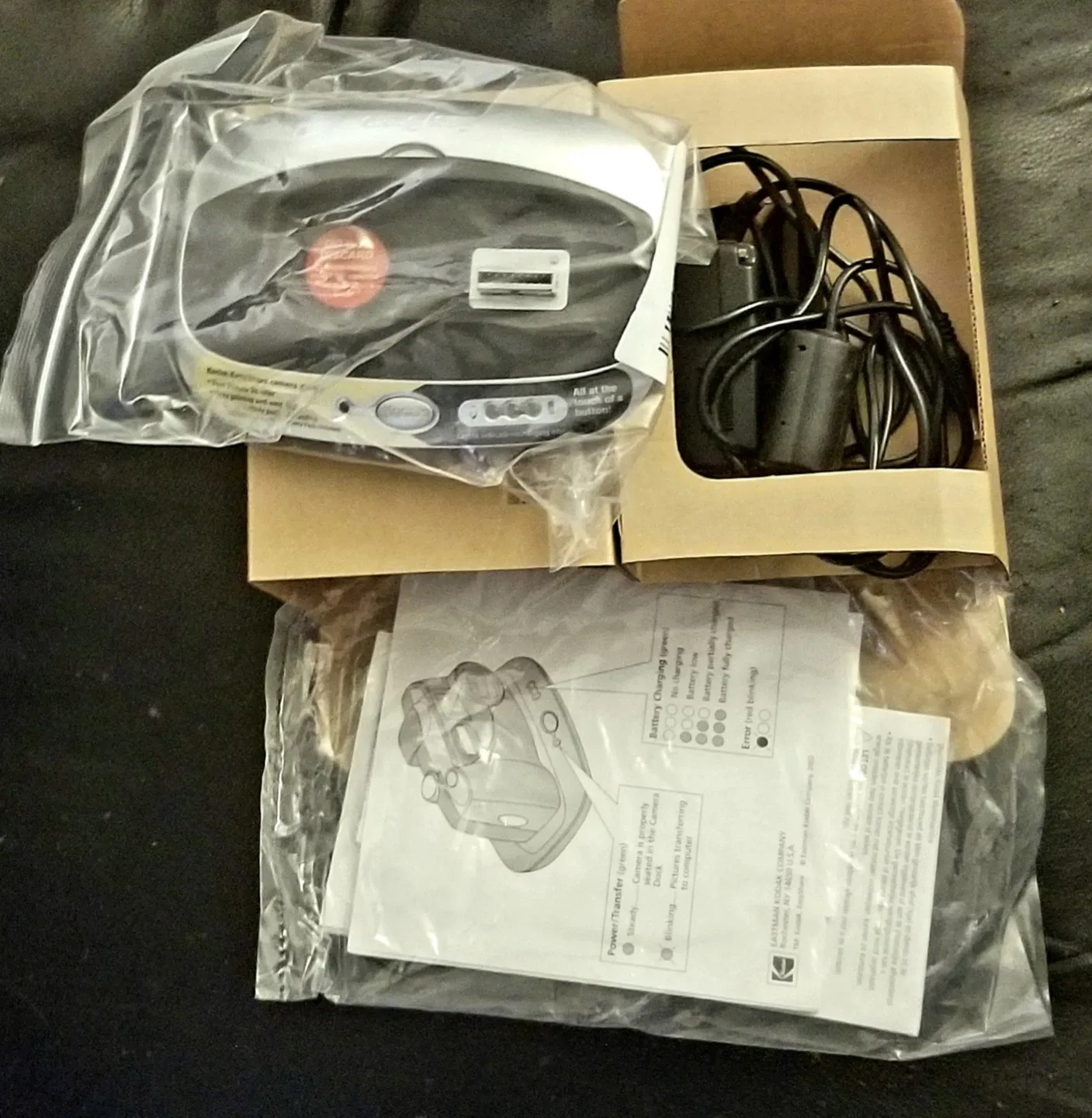 Kodak EasyShare Camera Dock II - New in Box image indicator(2)