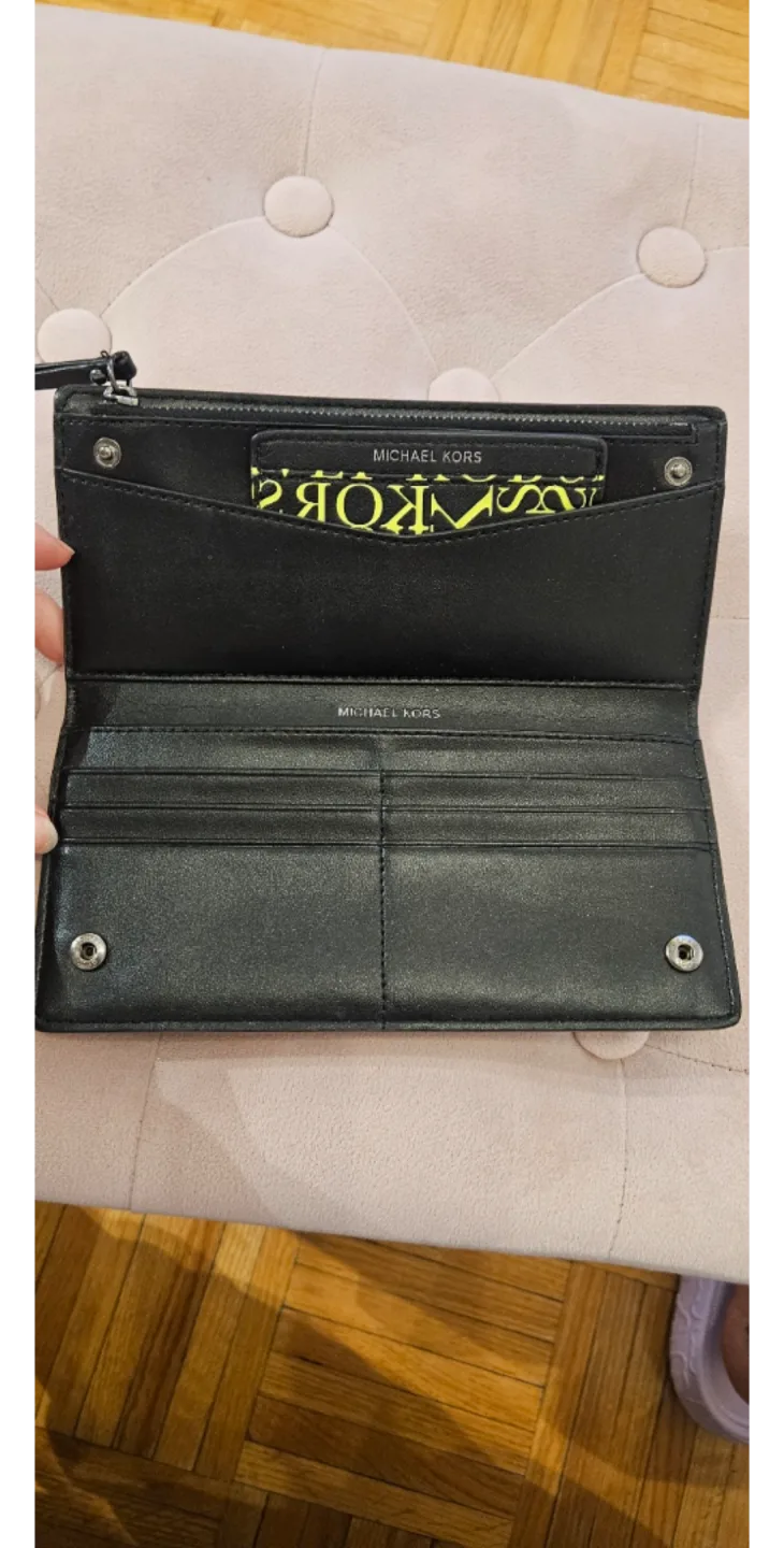 Set of Michael Kors Large Tote Bag + Matching Wallet image indicator(7)