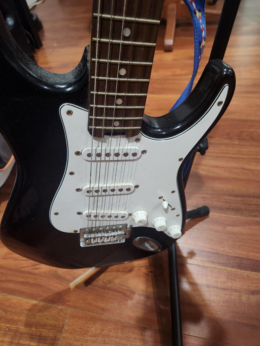 Peavey Raptor Electric Guitar - photo 3