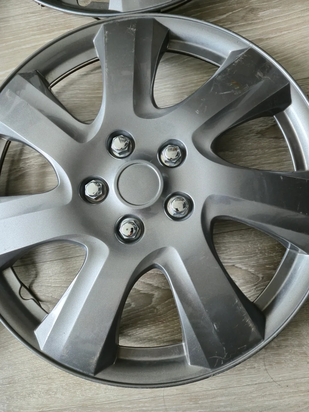 Set of 4 Dark Grey Wheel Hub Covers 17" #freecycle image indicator(4)