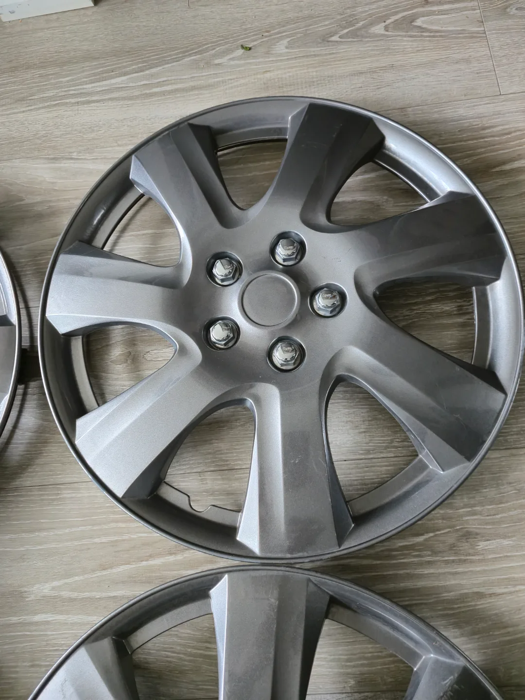 Set of 4 Dark Grey Wheel Hub Covers 17" #freecycle image indicator(5)