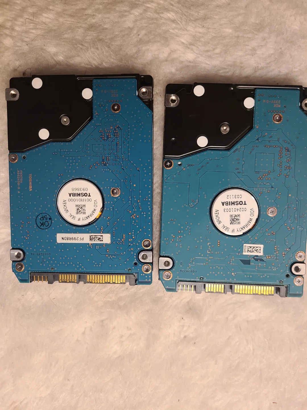 Lot of 2 Toshiba 2.5" SATA Hard Drives – 160GB & 250GB – Tested image indicator(2)