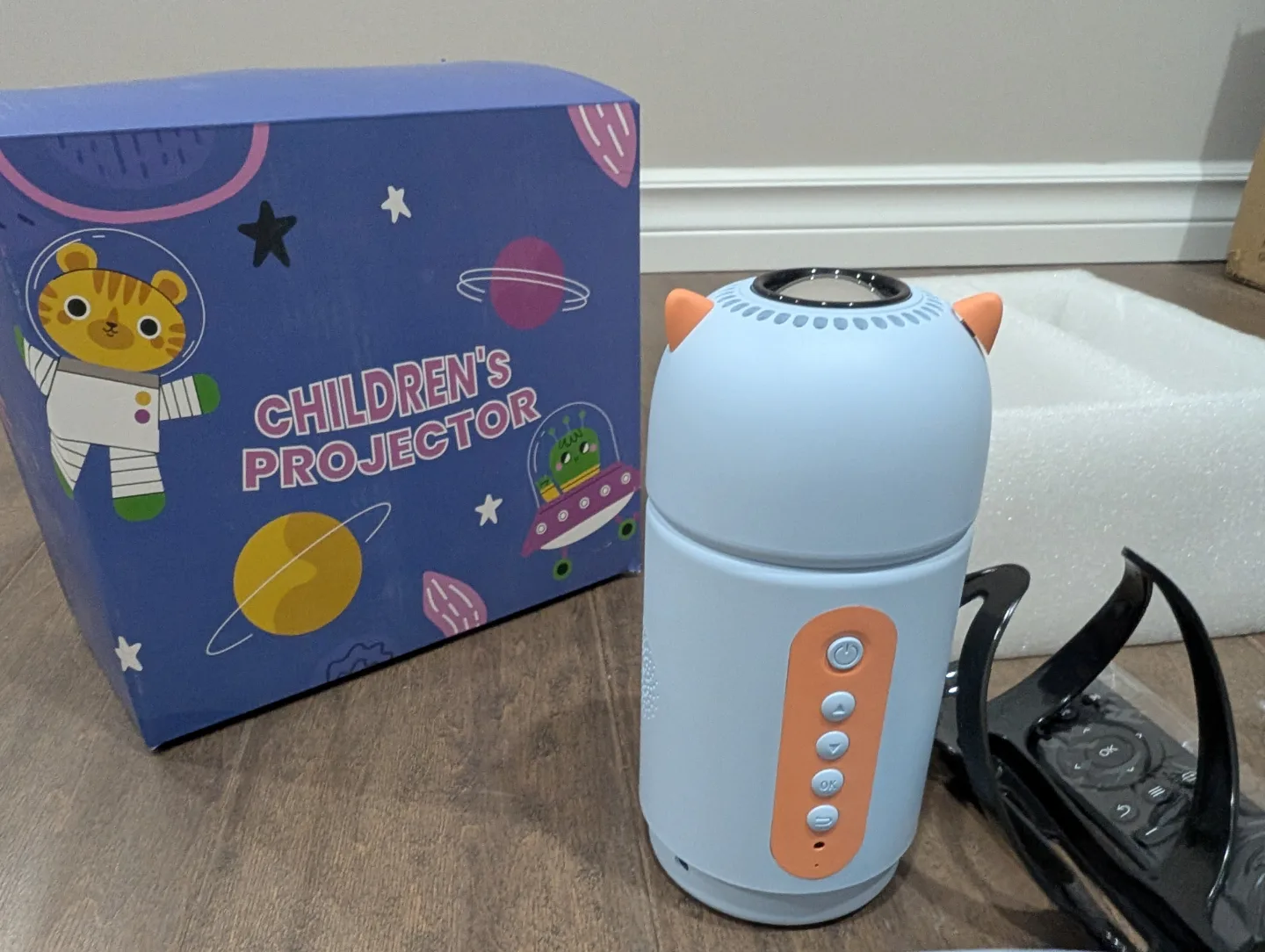 Kids Projector, Portable Mini Projector with Stand, Remote image indicator(3)