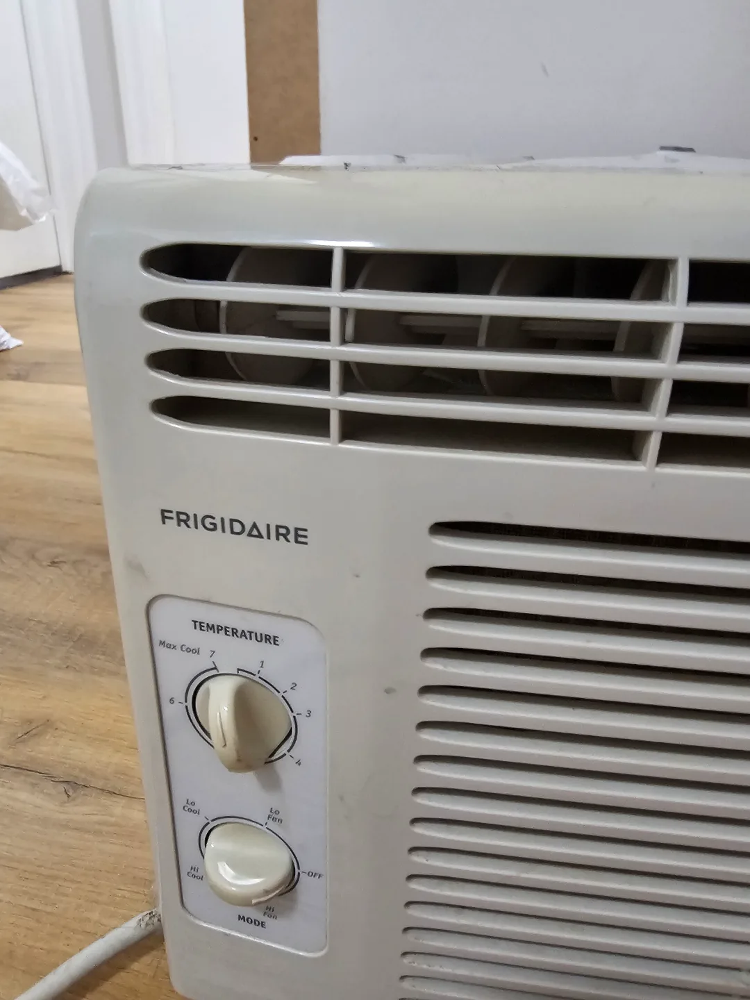 Frigidaire Window Air Conditioner image indicator(2)