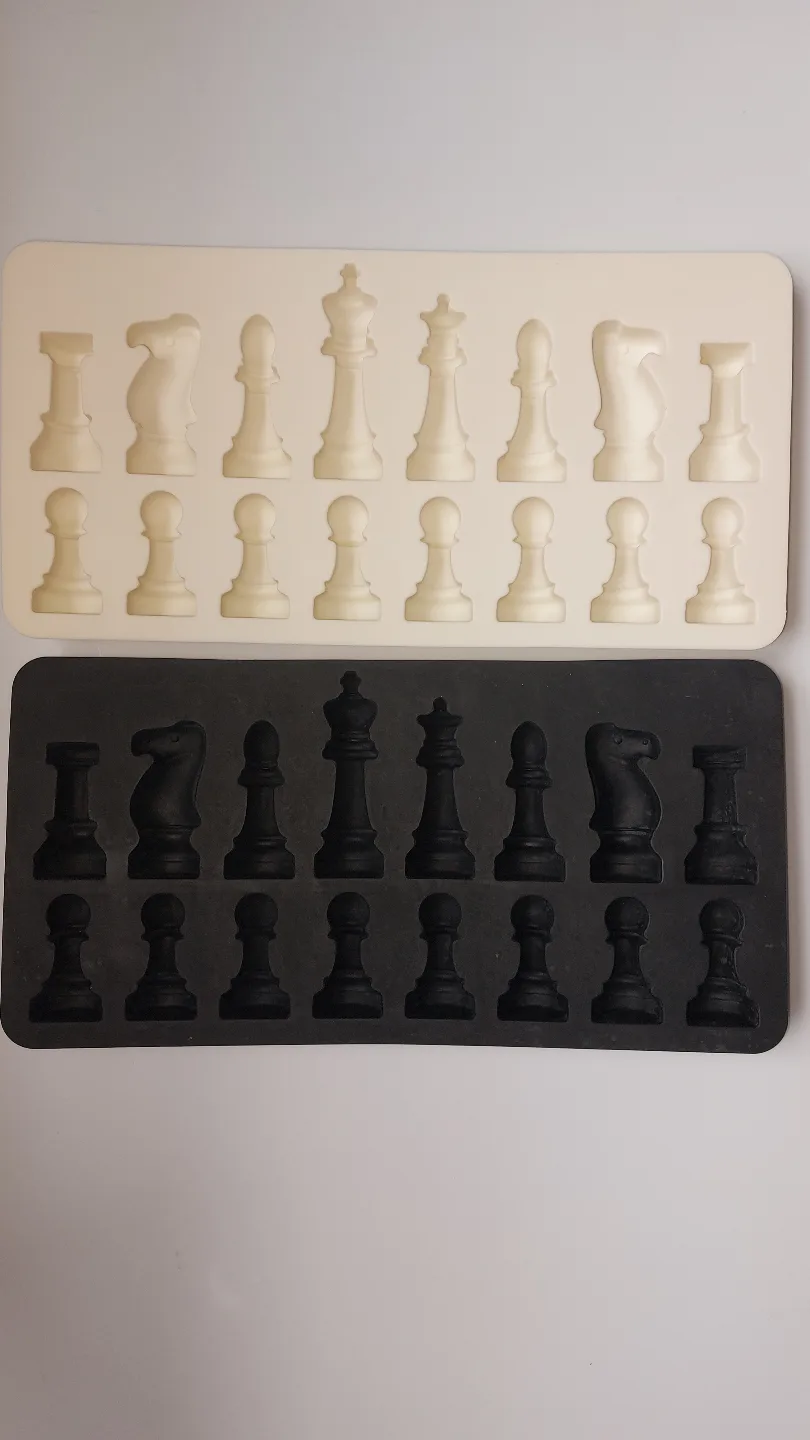 ice molds chess set thumbnail