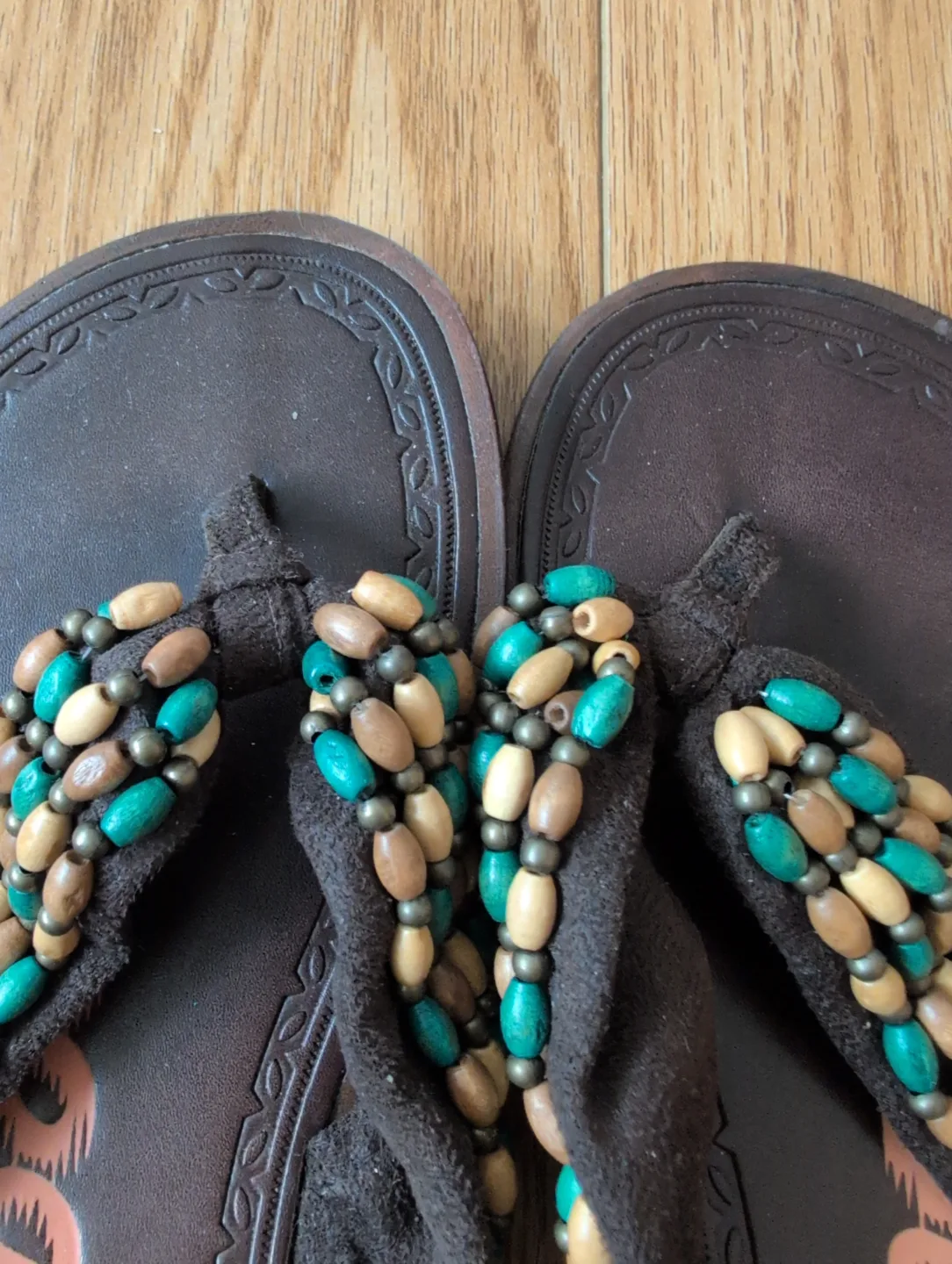 🏒  Women's Brown Beaded Sandals - size 8 image indicator(6)