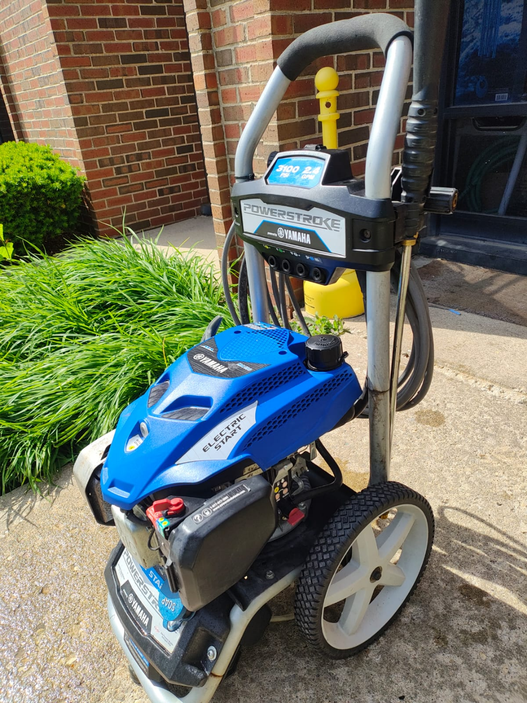 YAMAHA 3100PSI Gas Pressure Washer - photo 2