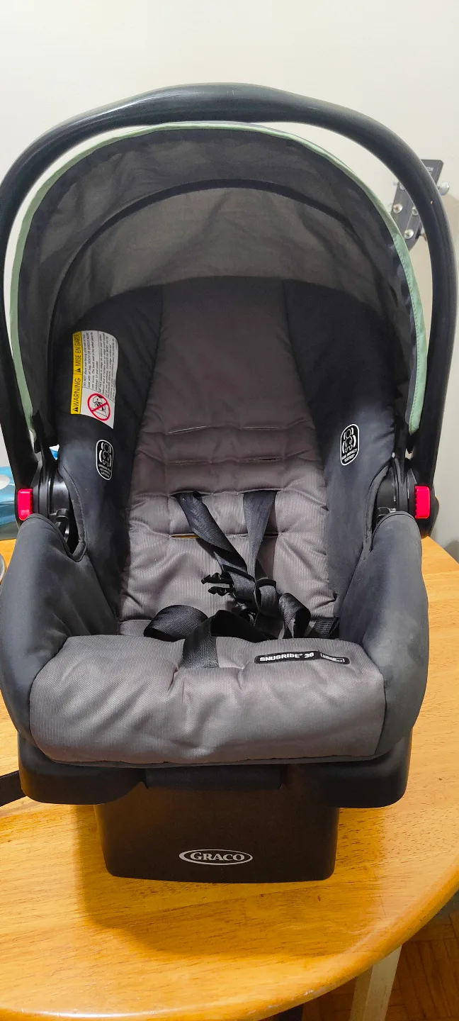 Graco Car Seat thumbnail