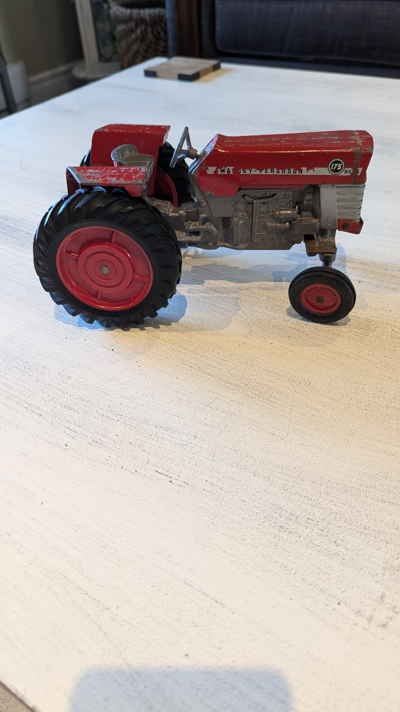 1965 Massey Ferguson 175 Diecast Tractor