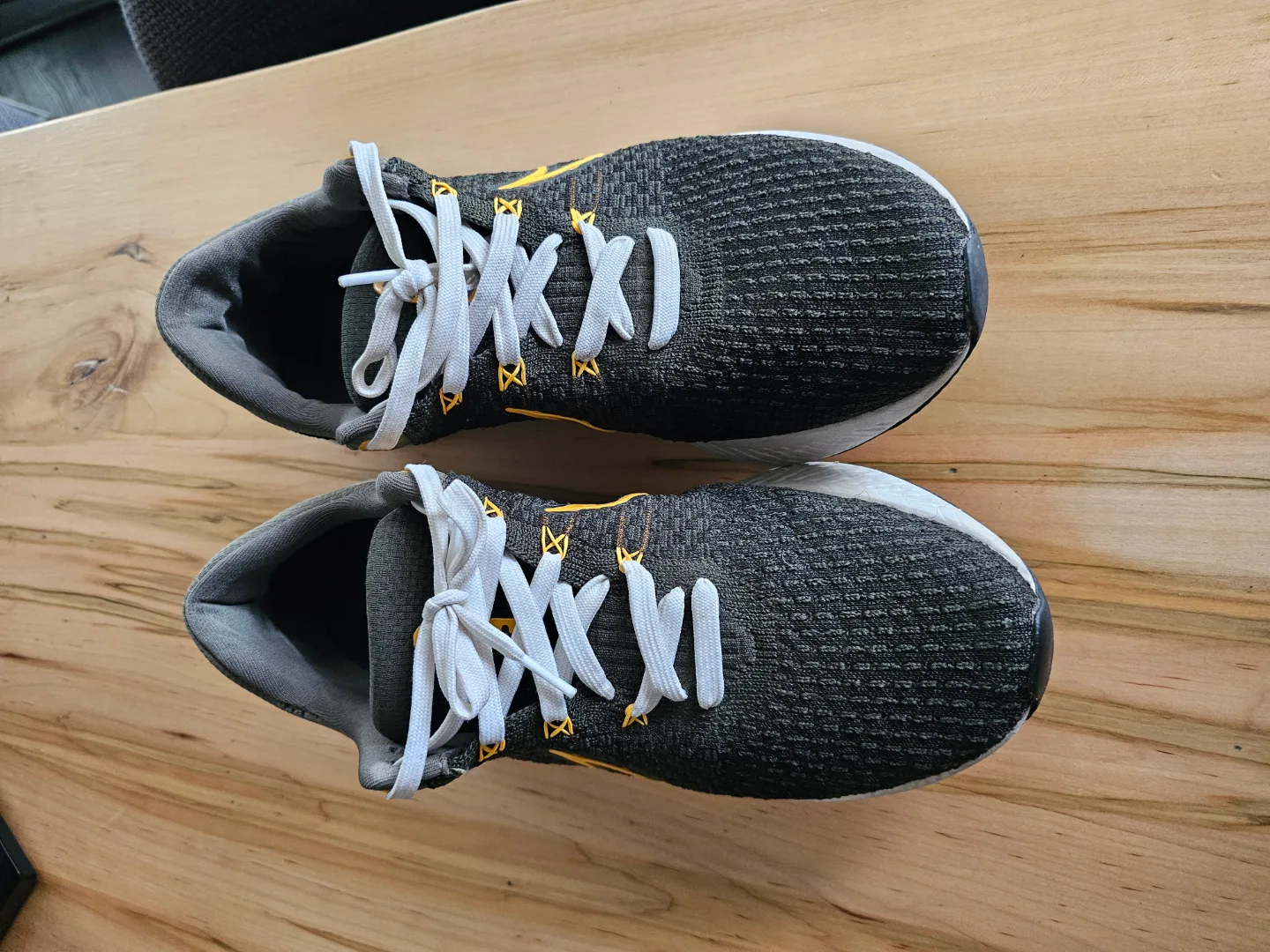 Nike Renew Run Trainers - Grey/Yellow #freecycle image indicator(2)