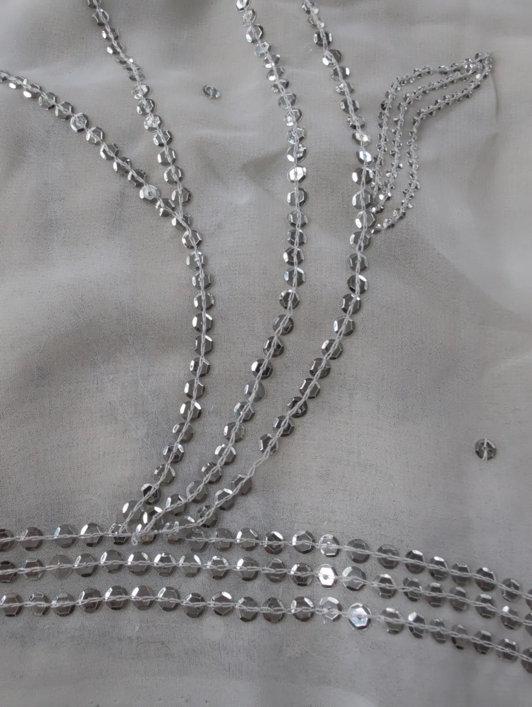 Gorgeous Off-White Beaded Saree with Jewellery Set image indicator(3)