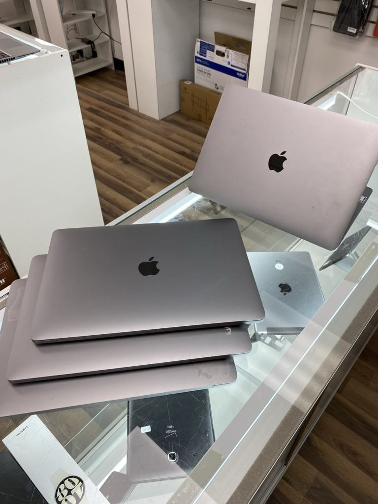 Bulk Lot of Used Laptops - Apple MacBooks & Lenovo - photo 3