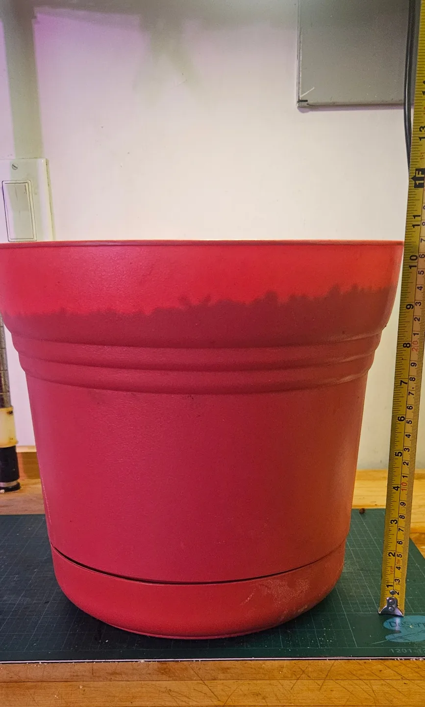 Large Coral Plastic Plant Pot image indicator(2)