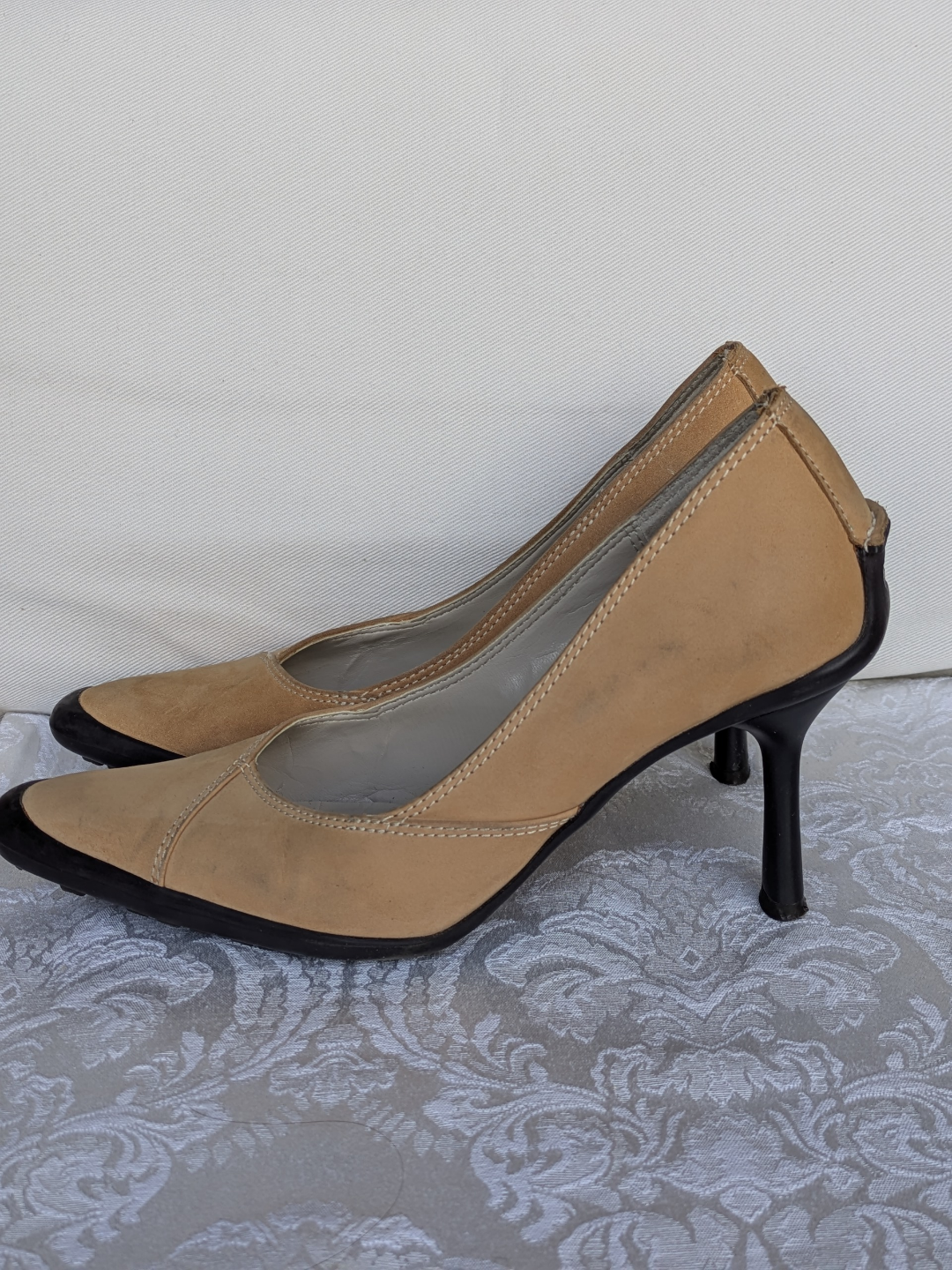 Anne Klein Sports Women's Tan Suede Heels Size 6.5 - photo 2