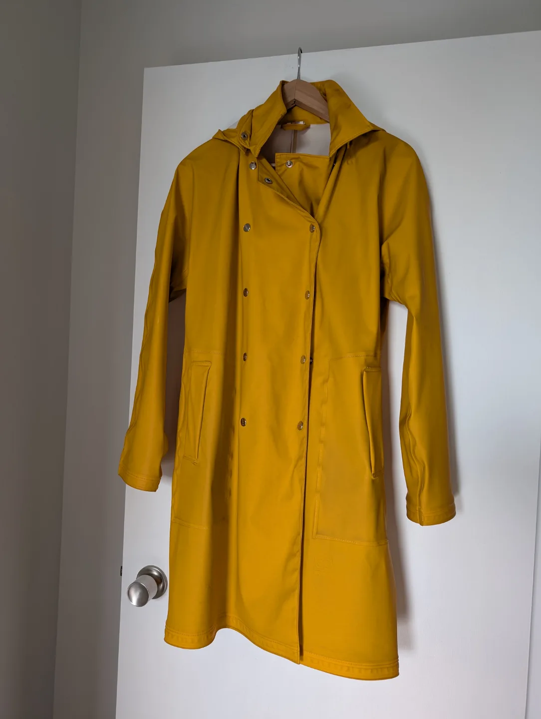 66°North Laugavegur Raincoat - Yellow - Size M image indicator(2)