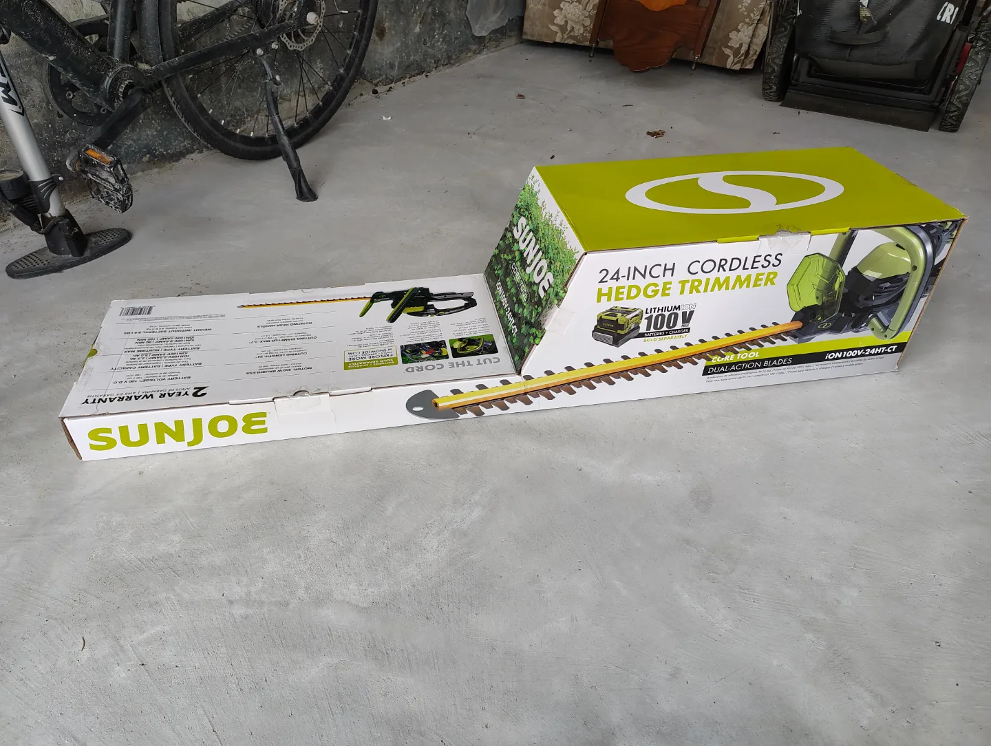 SunJoe 24" Cordless Hedge Trimmer thumbnail