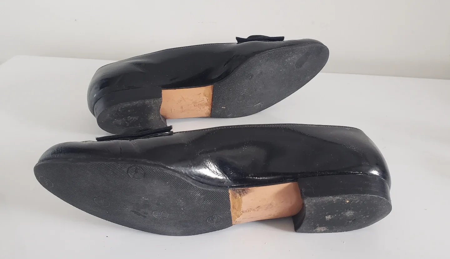 Black Patent Leather Vera Bow Nursing Heel image indicator(6)