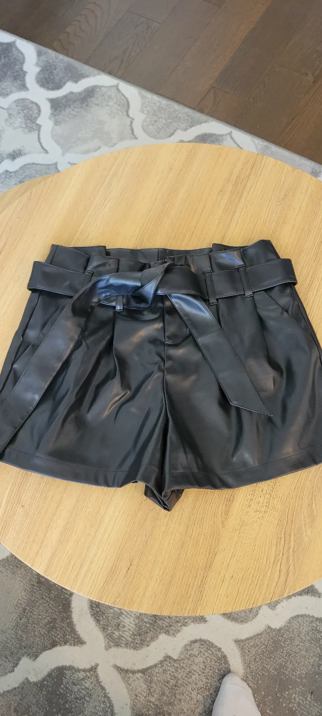 Forever 21 Black Faux Leather Shorts with Belt image indicator(5)