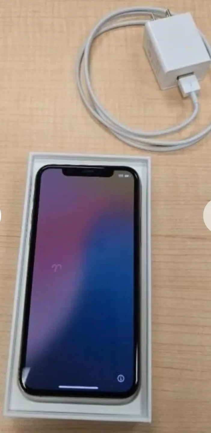 iPhone 11 Gold, 64GB, Like New thumbnail