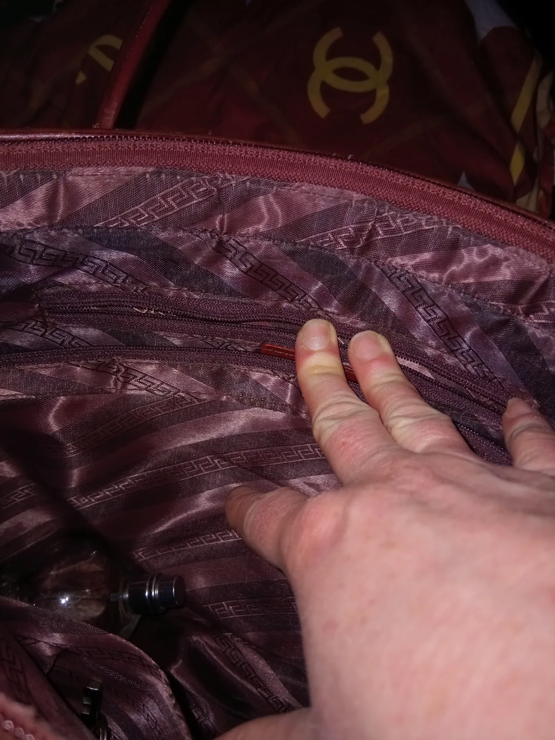 NOT Auhentic  Gucci Brown Leather Tote Bag image indicator(2)