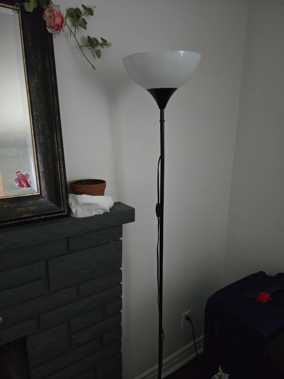 Floor Lamp thumbnail