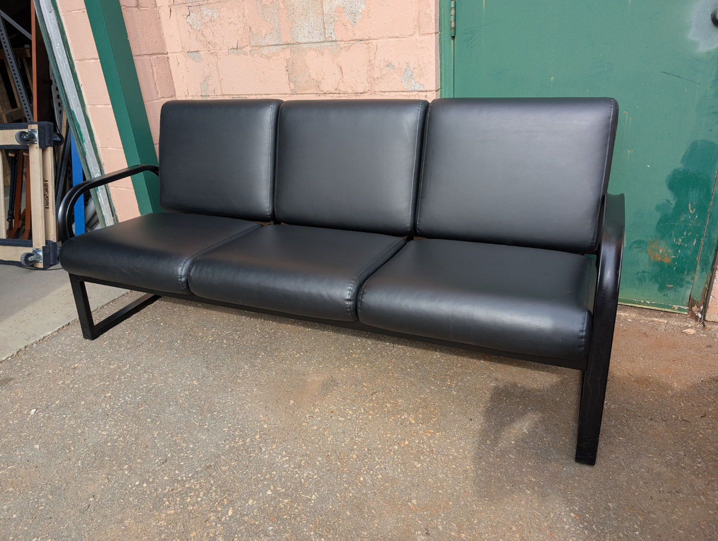 Black Three-Seater Sofa, Free delivery - photo 3