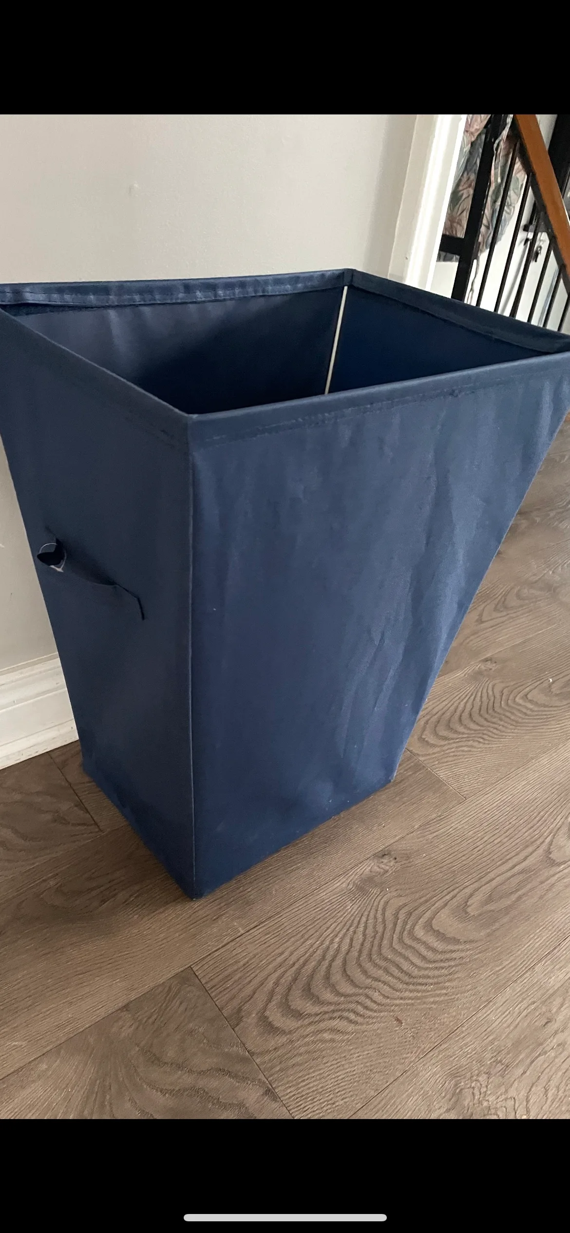 Large blue laundry basket image indicator(2)