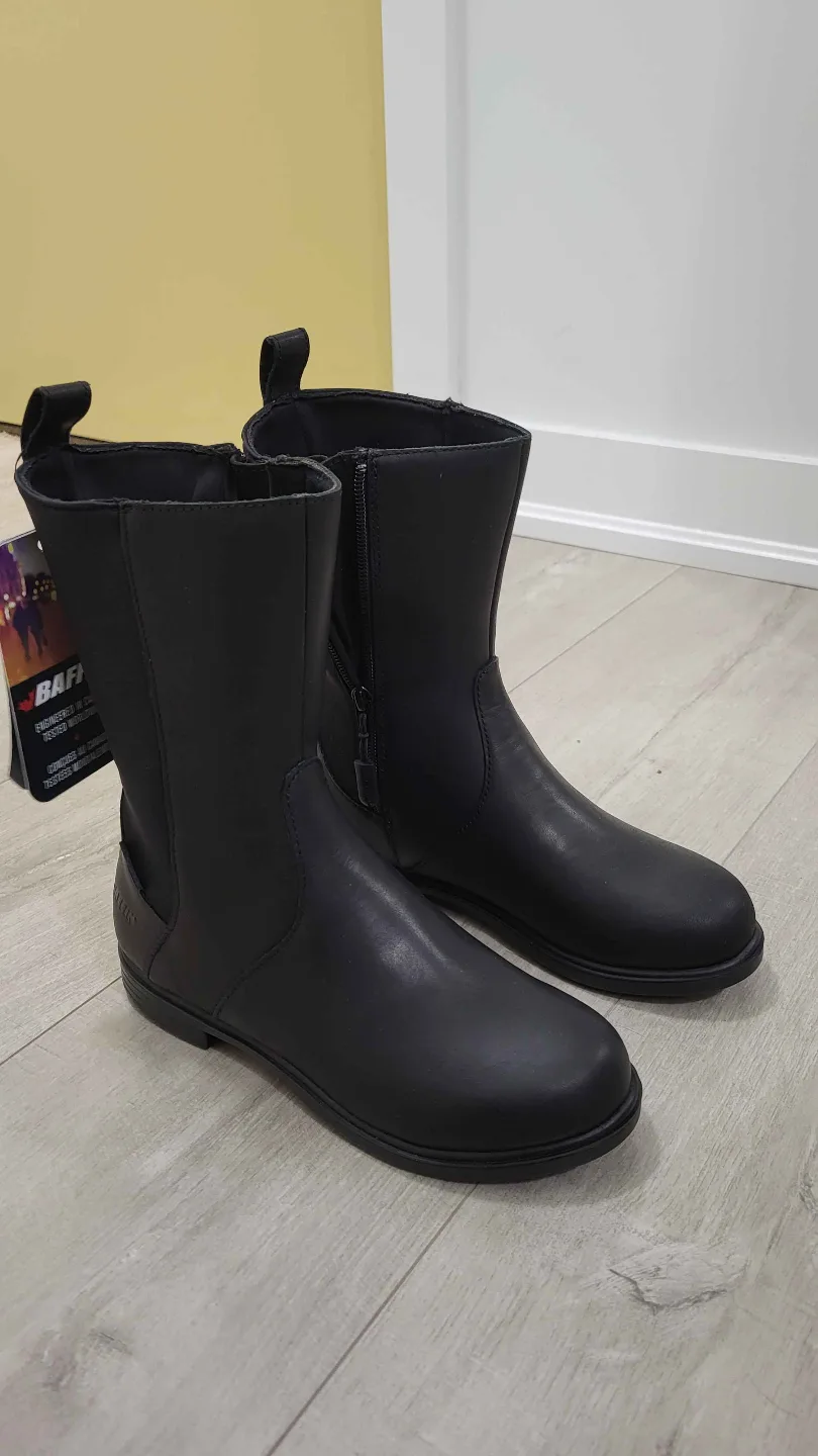 Brand New Women's Size 6 Baffin Waterproof Cambridge Boots thumbnail