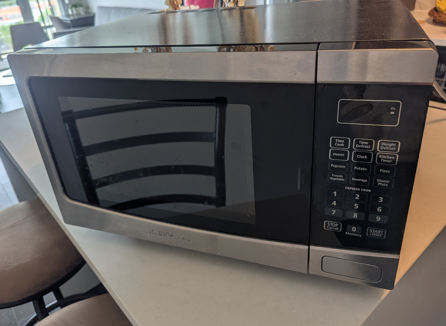 Insignia Microwave 1.2 Cu. Ft
