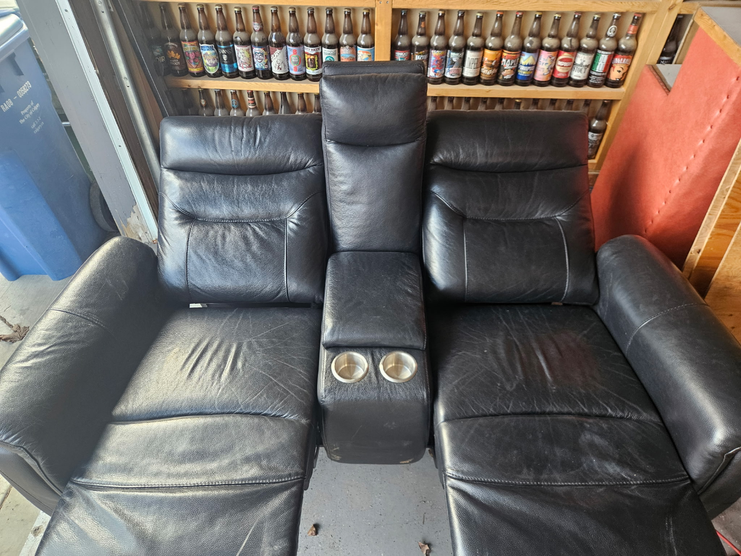 Black Leather Reclining Loveseat with Console - photo 4