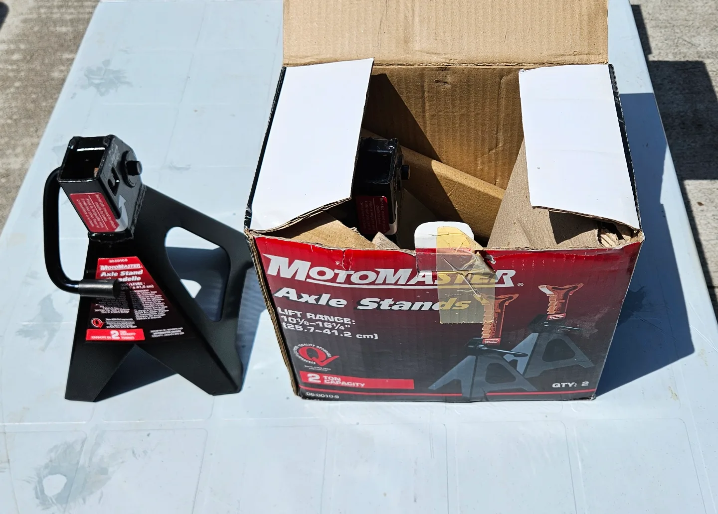 MotoMaster 2-Ton Axle Stands - New in Box image indicator(2)
