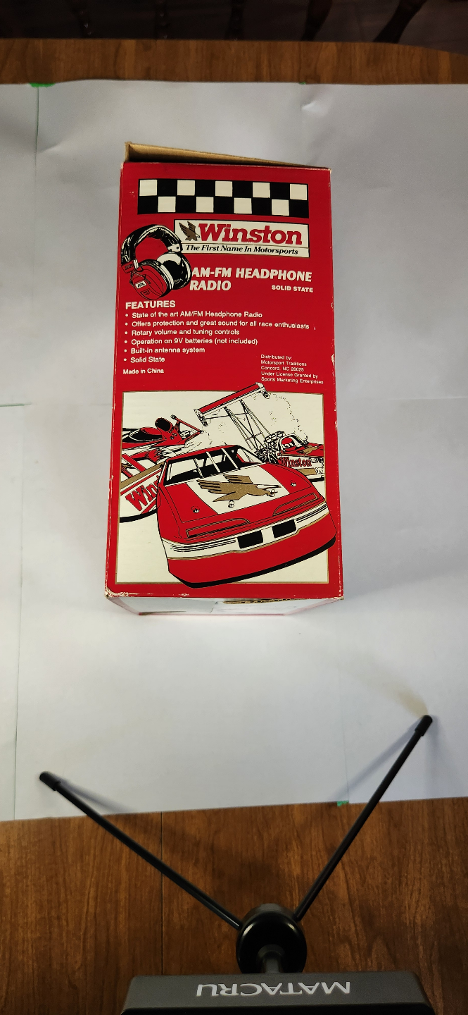 Vintage Winston Racing AM-FM Headphone Radio - photo 3