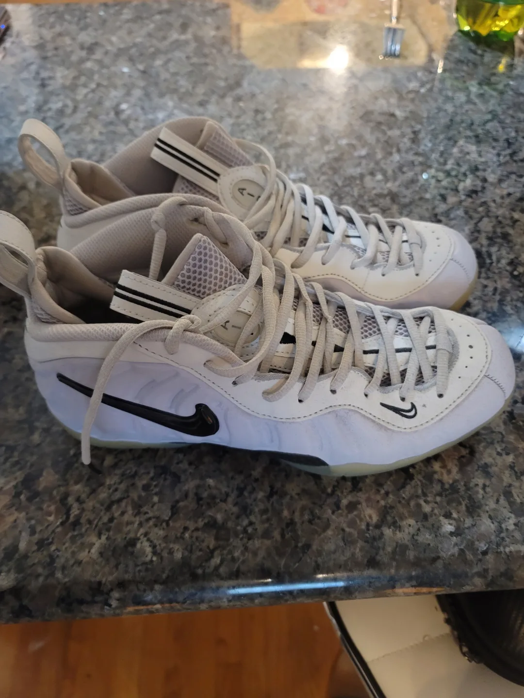 Men's Basketball Sneakers image indicator(2)