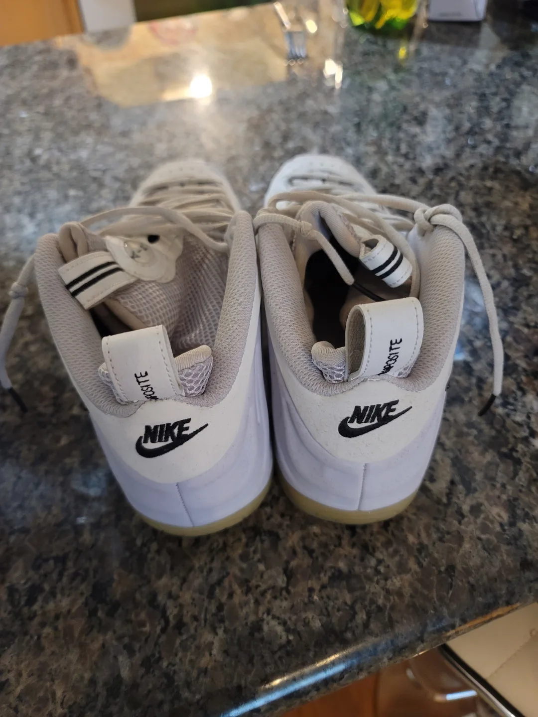 Men's Basketball Sneakers image indicator(3)