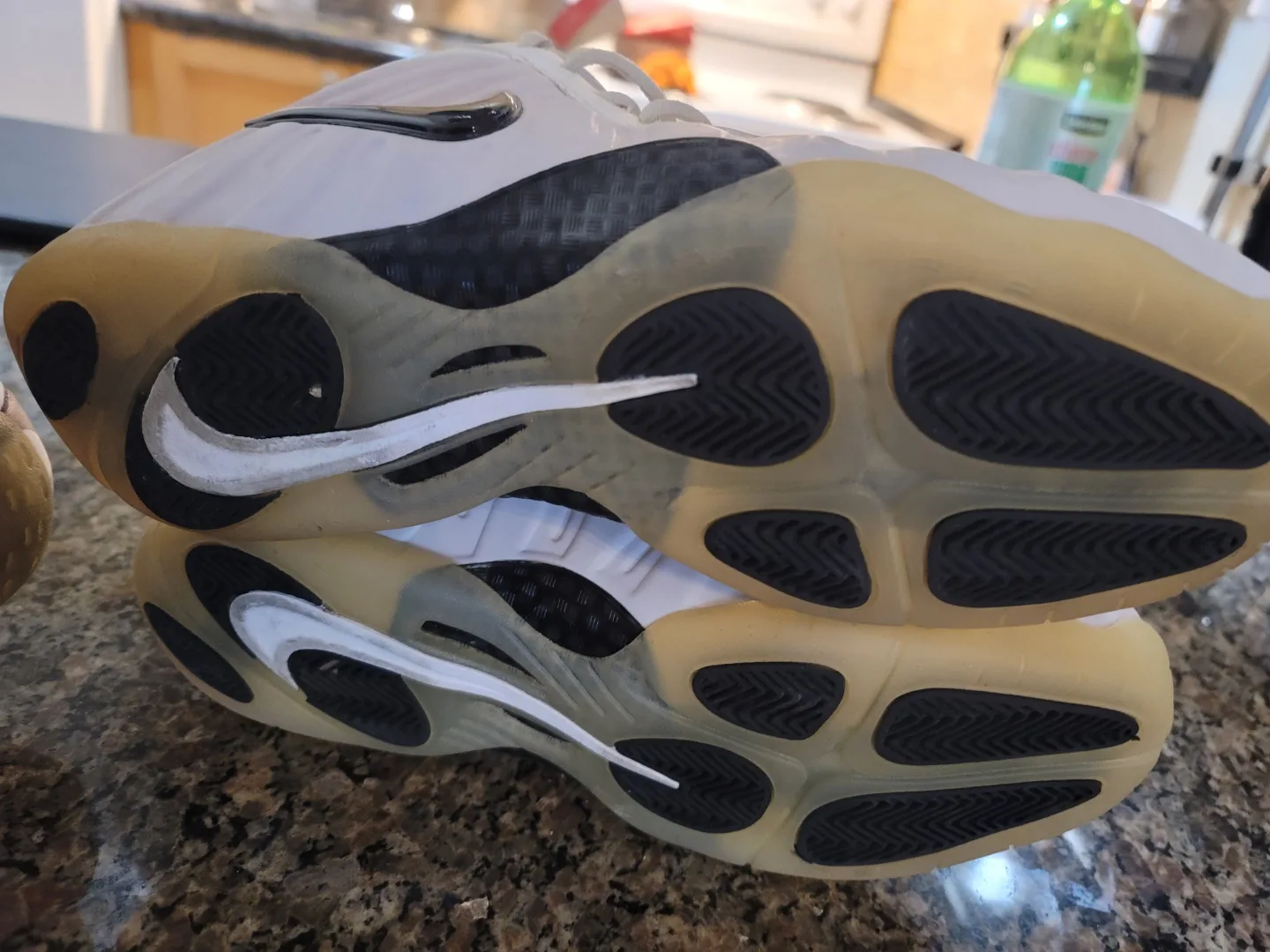 Men's Basketball Sneakers image indicator(4)