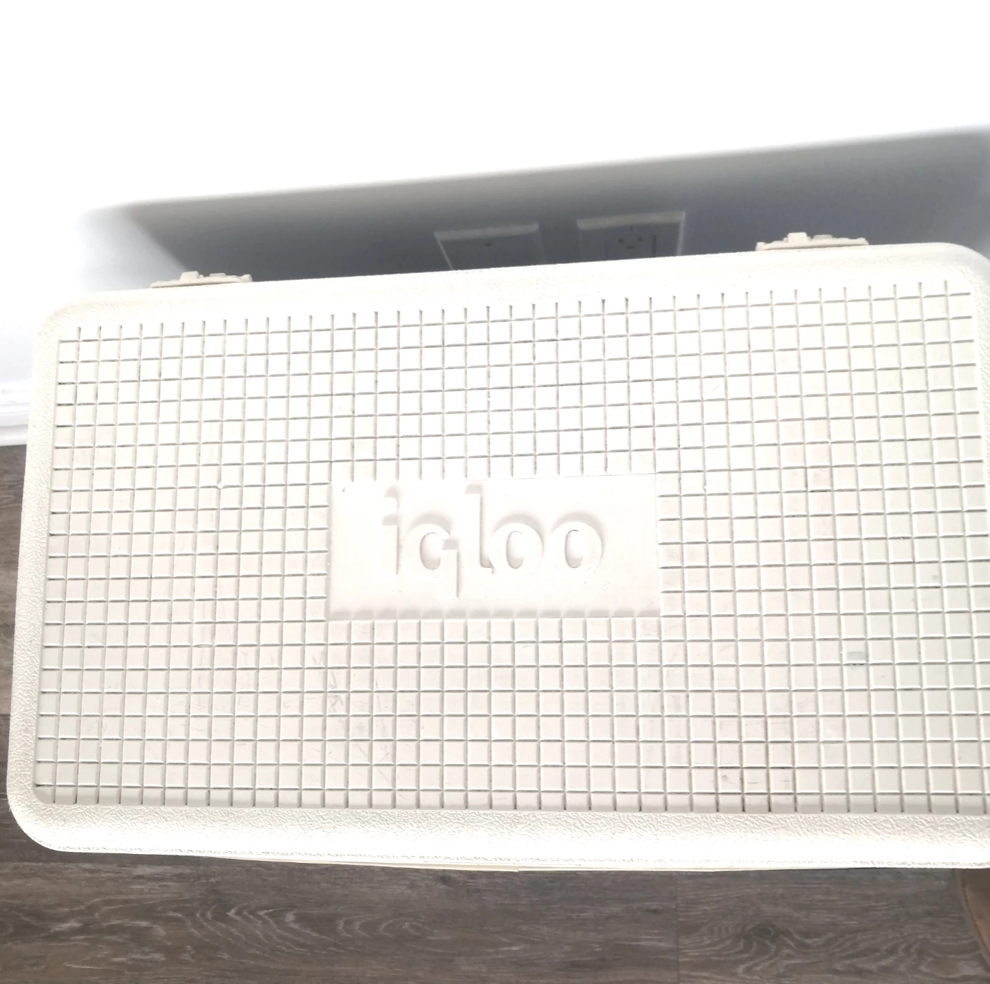 Vintage Igloo 36 Cooler - photo 2