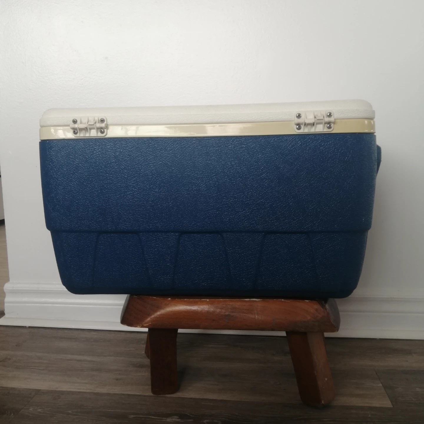 Vintage Igloo 36 Cooler - photo 3