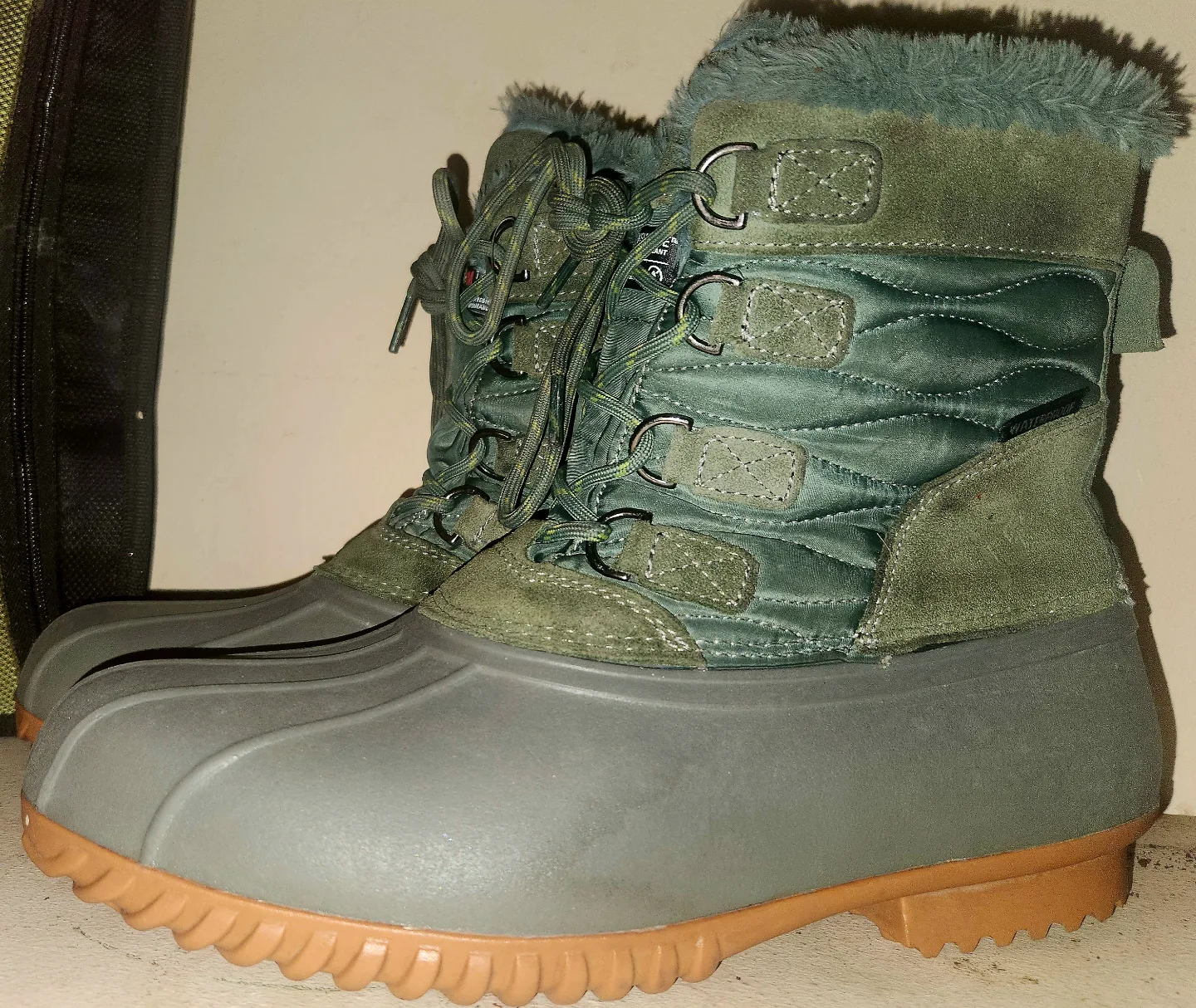 Women's Propet Winter Boots - SIZE 9 1/2X (2E). thumbnail