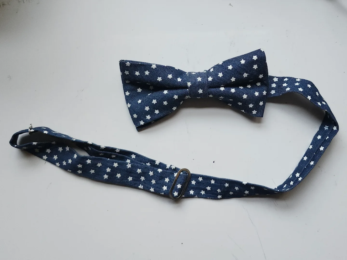 Star pattern bow tie thumbnail