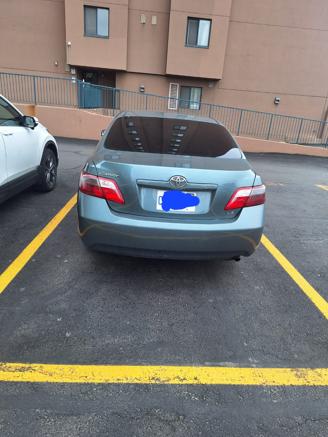 2008Toyota Camry LE - photo 2