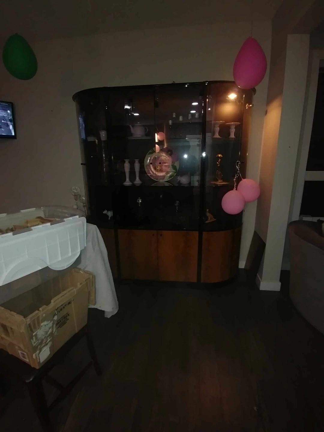 Mid-Century Modern Curved Glass Display Cabinet - photo 4
