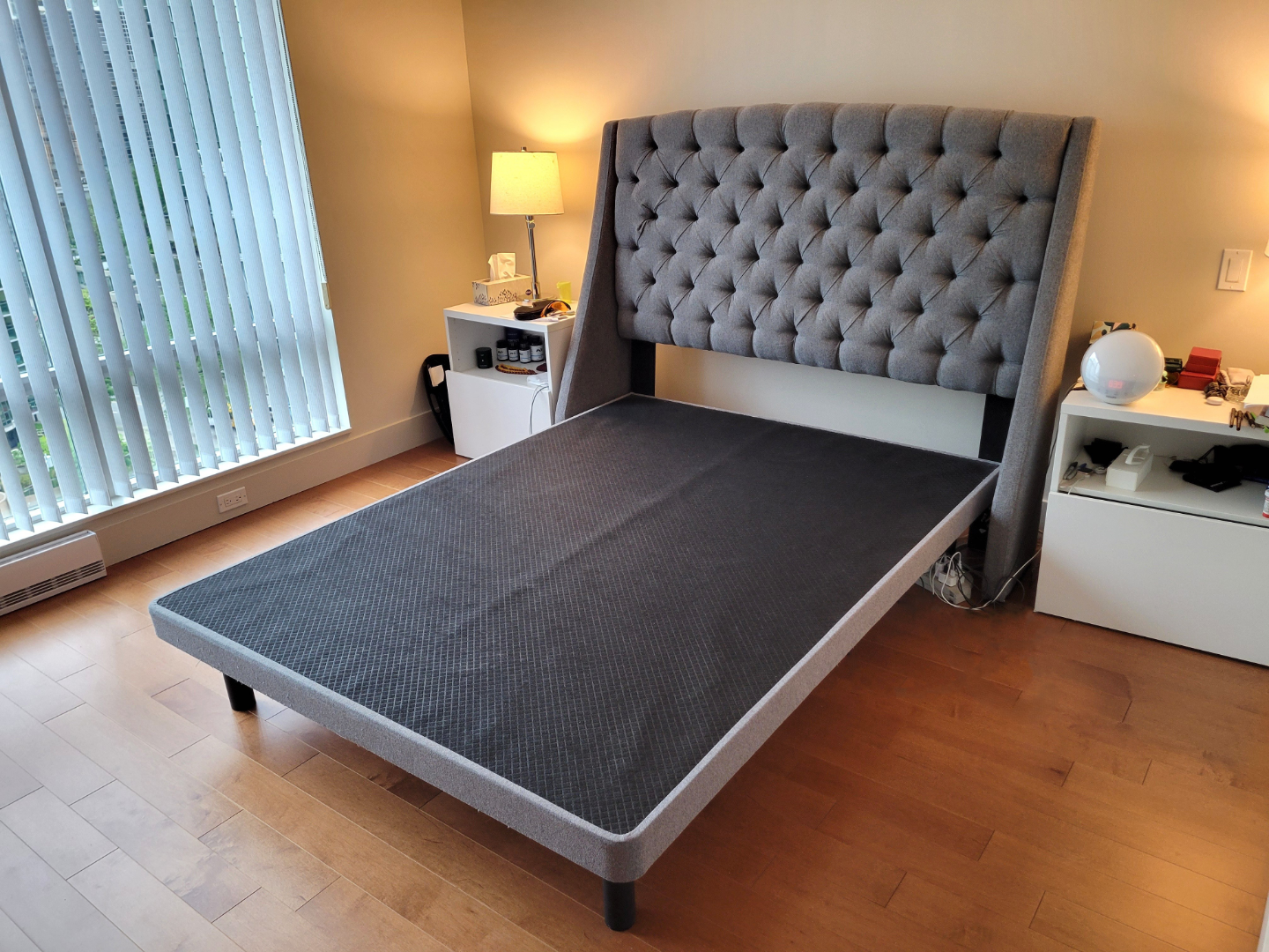 Queen Platform Bed Frame w/ Diamond Tufted Headboard - photo 2