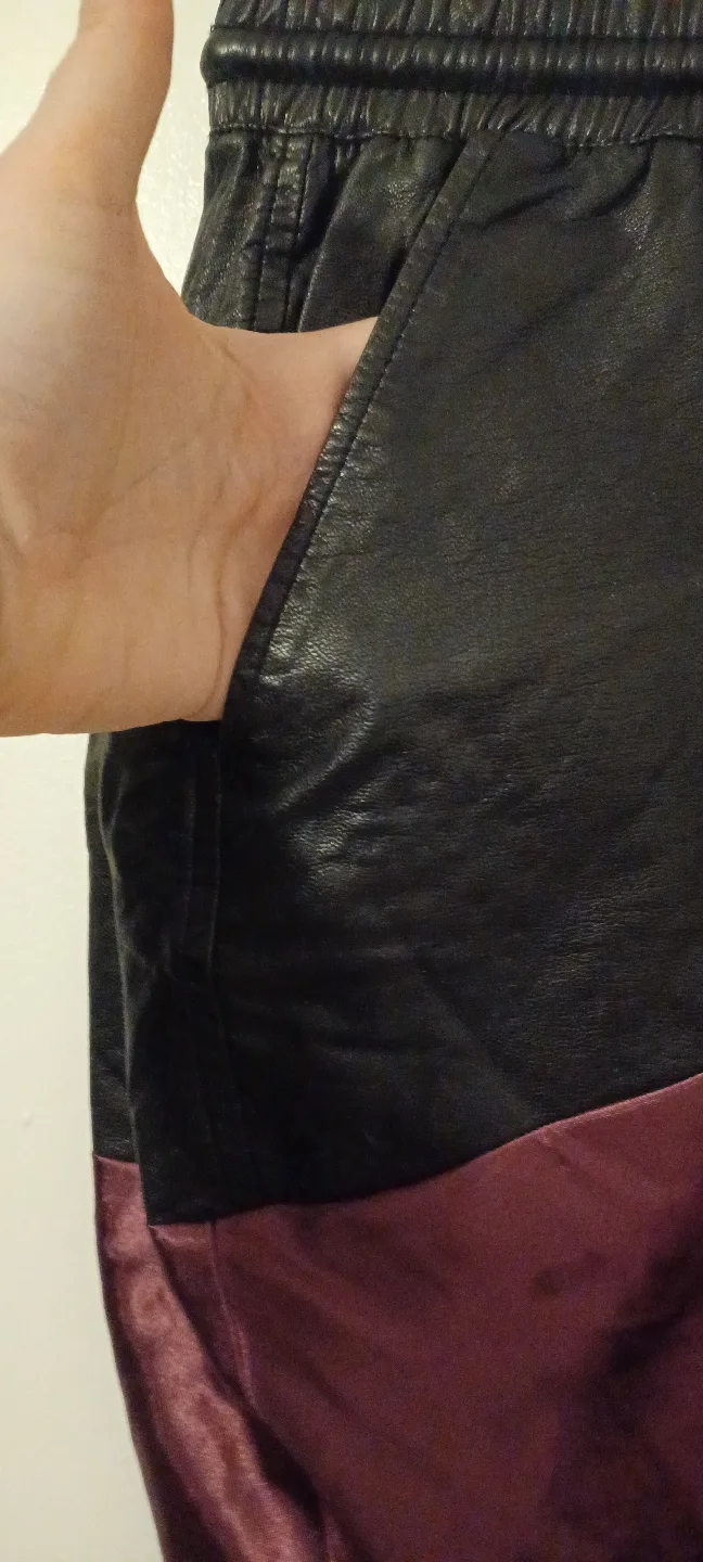 Unique Two-Tone Skirt with Lace Detail image indicator(3)