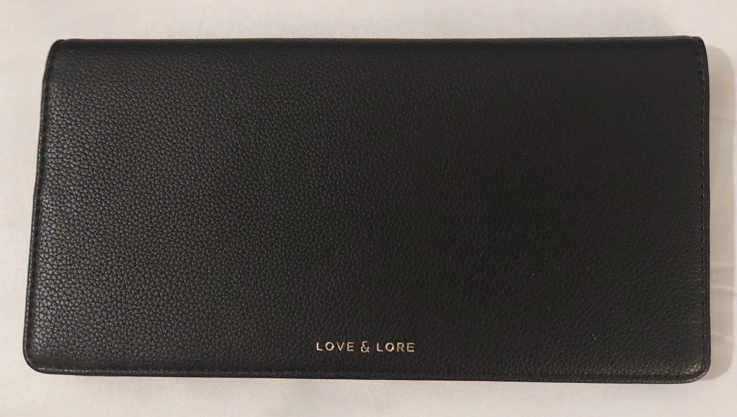 Love & Lore Travel Wallet image indicator(2)