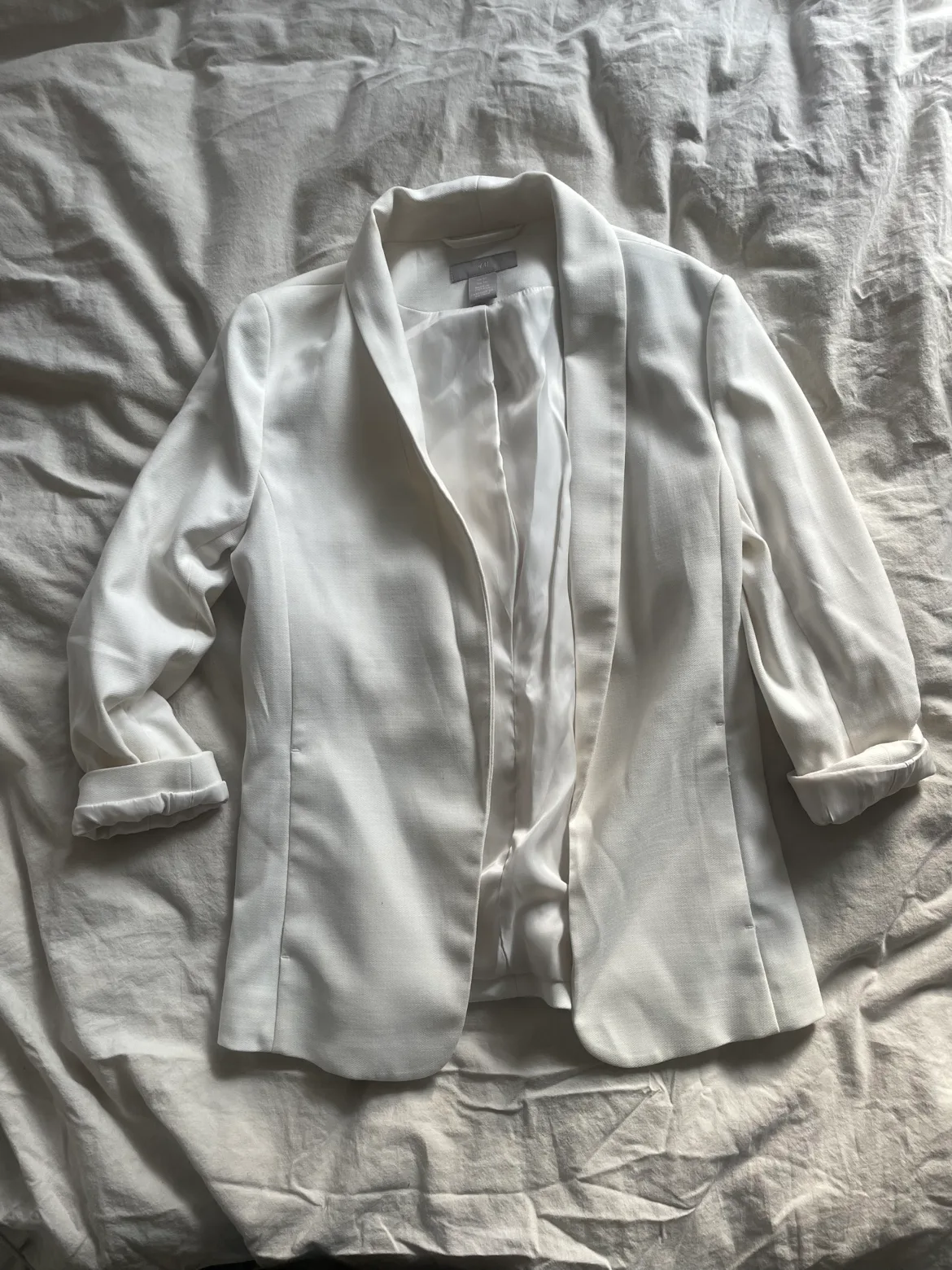 White Blazer image indicator(2)