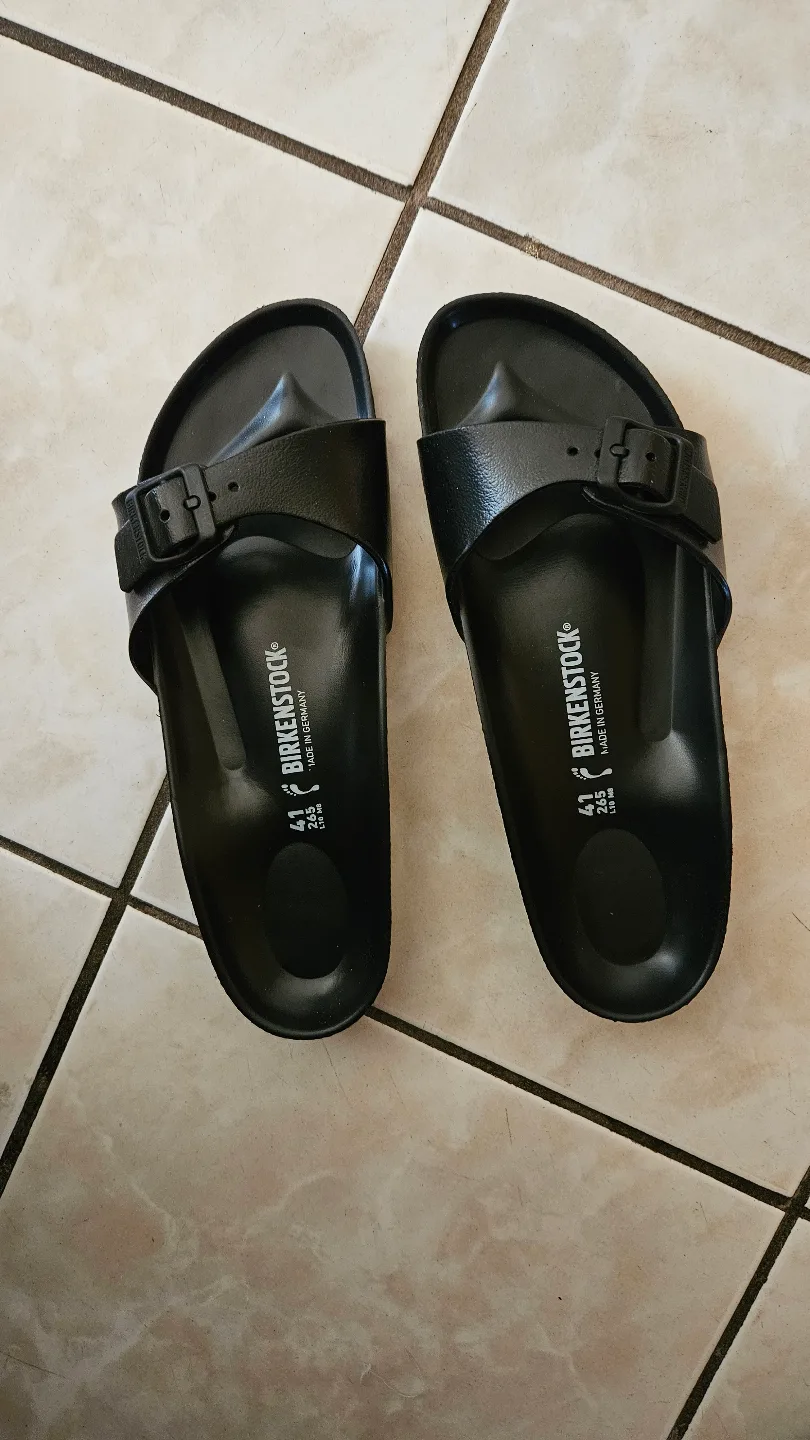 Birkenstock Unisex Black Sandals Size 41 image indicator(2)