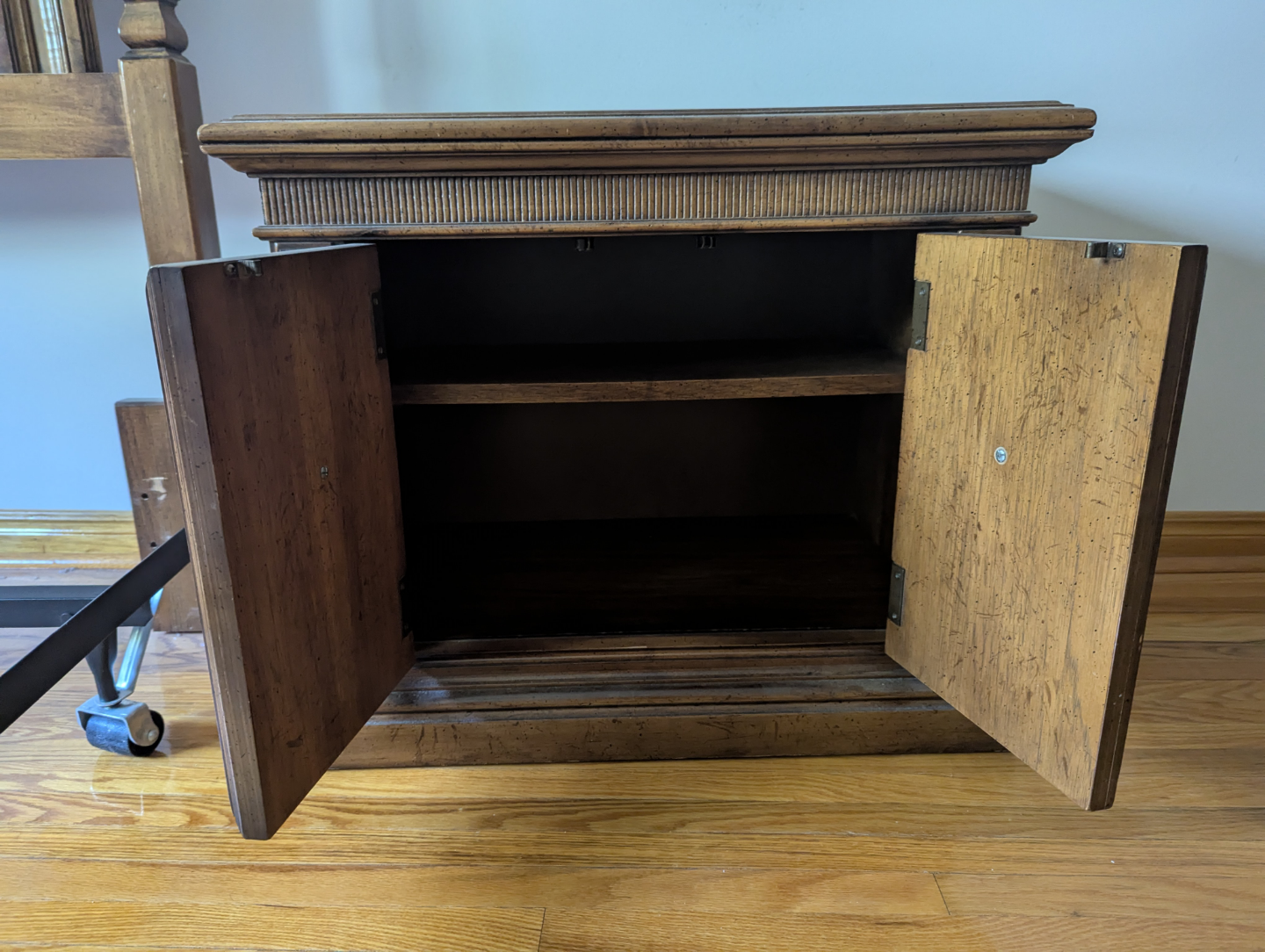 Antique Wooden Nightstand matching set x2 - photo 2