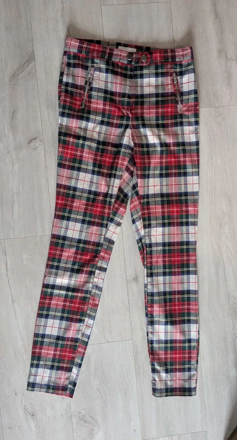 H&M Red and Green Plaid Trousers - Size 6 thumbnail